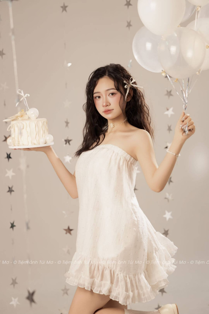 WHITE BIRTHDAY 3