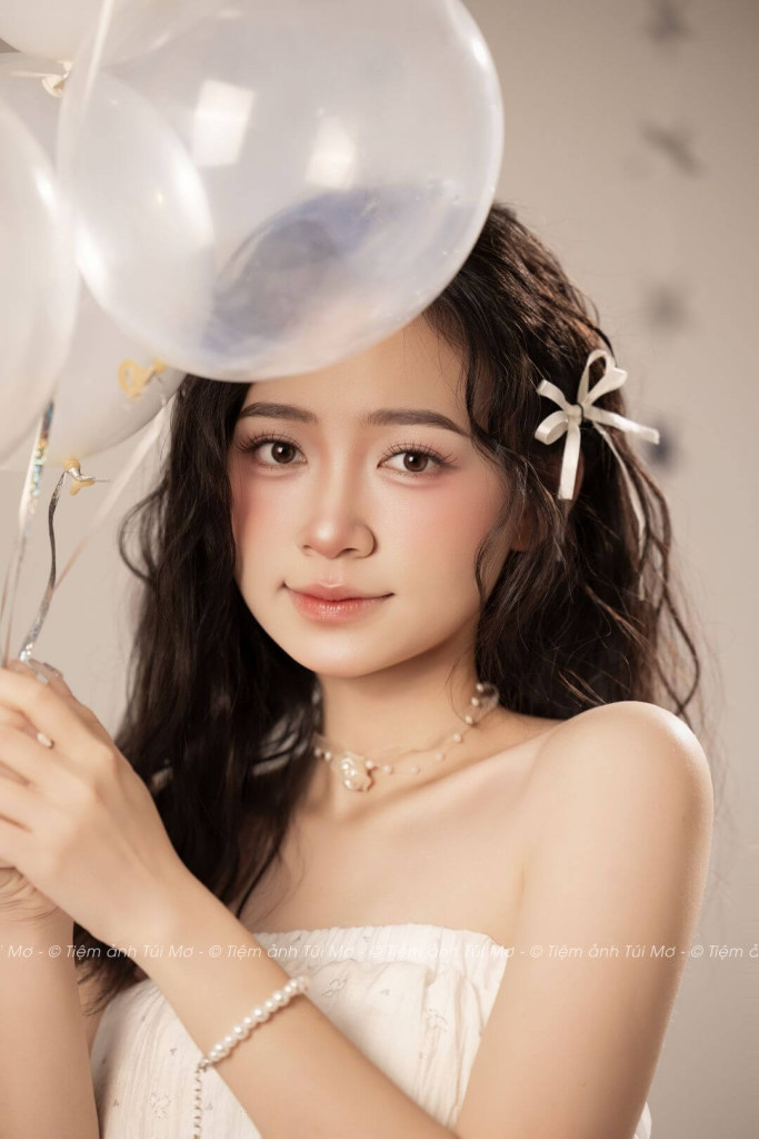 WHITE BIRTHDAY 5