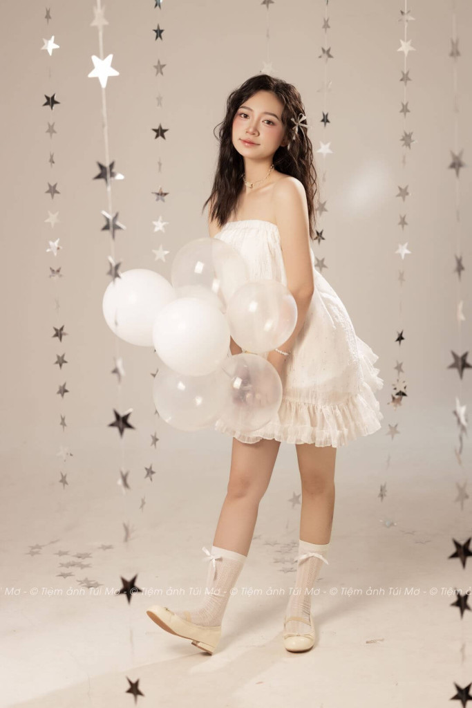 WHITE BIRTHDAY 6