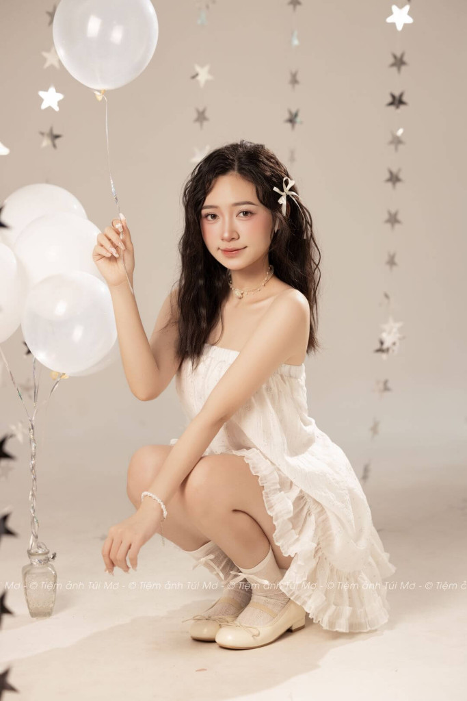 WHITE BIRTHDAY 9