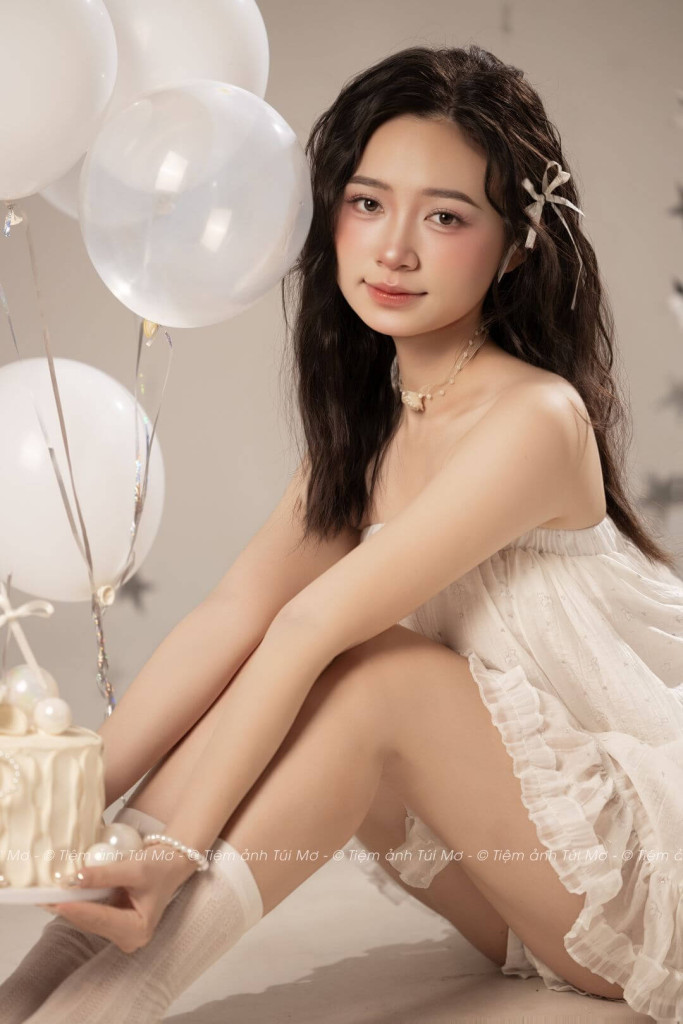 WHITE BIRTHDAY 16