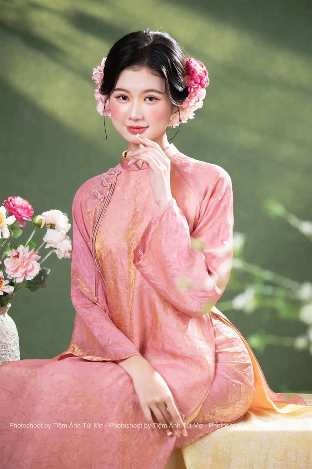 HỒNG NGHI