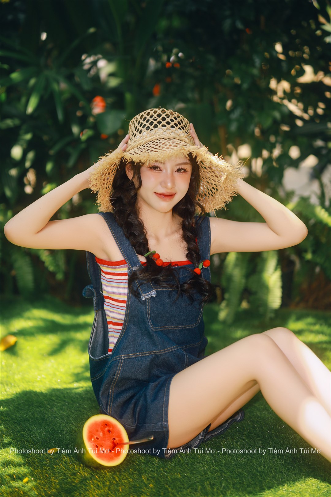 LITTLE FARM GIRL